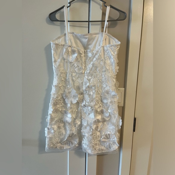Lulu’s Blossoming Dream White 3D Floral Embroidered Bodycon Mini Dress size M - Picture 6 of 9